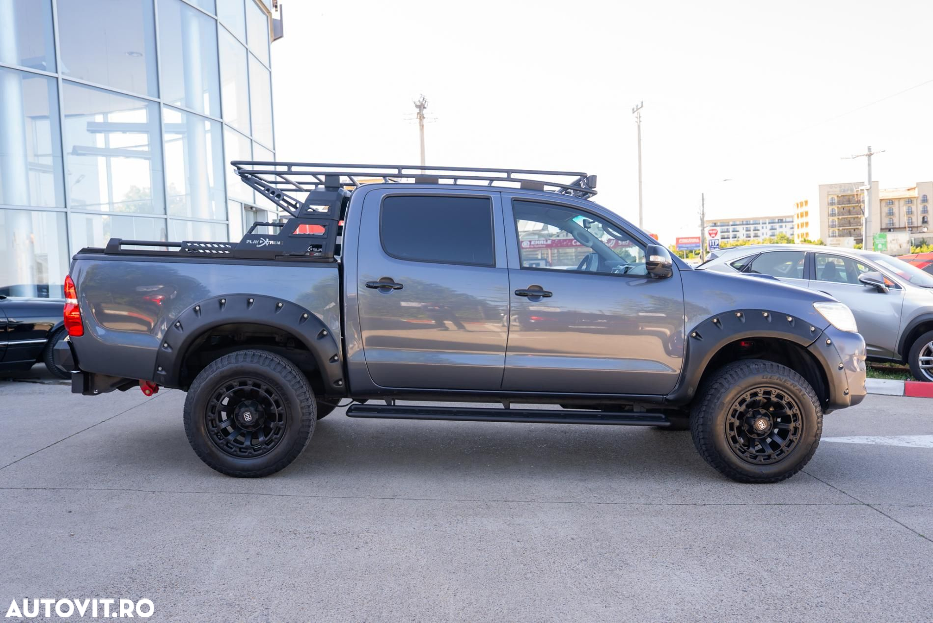 Toyota Hilux 4x4 Cabina Dubla Style+ Aut. - 11