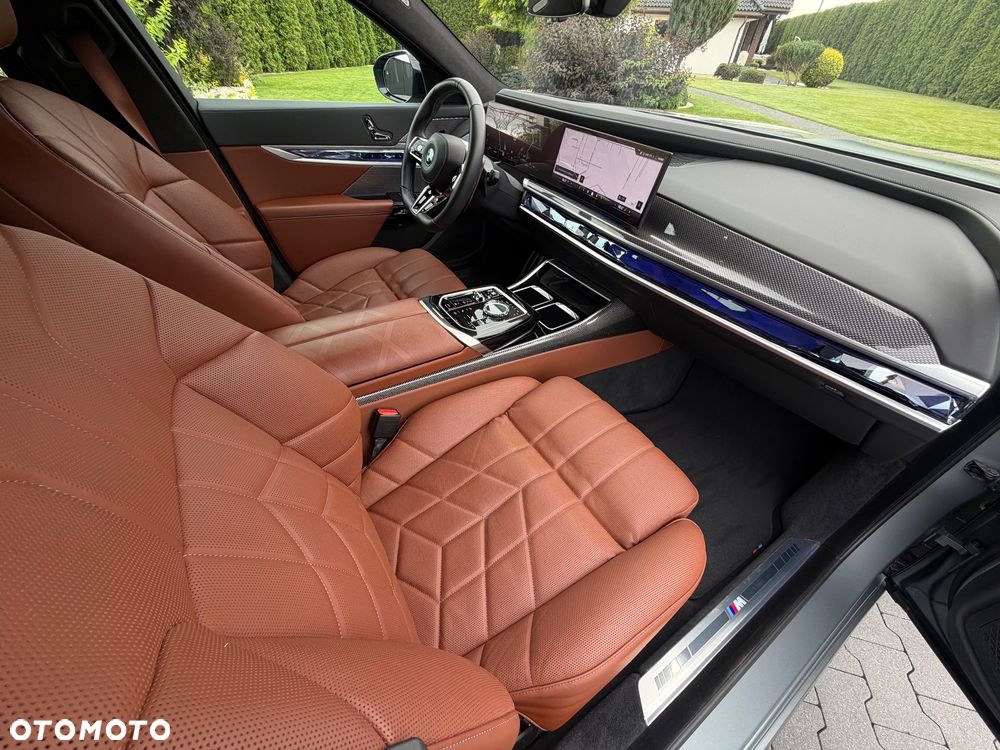 BMW Seria 7 M760e PHEV xDrive Individual Edition sport - 6