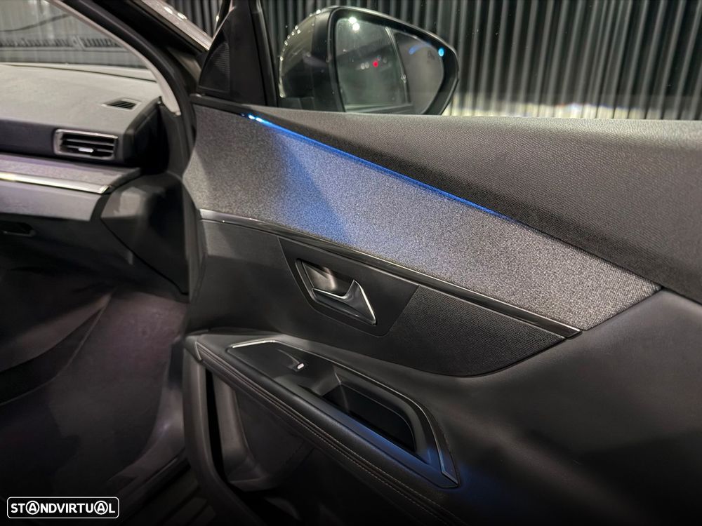 Peugeot 5008 1.5 BlueHDi Allure Pack EAT8 - 36