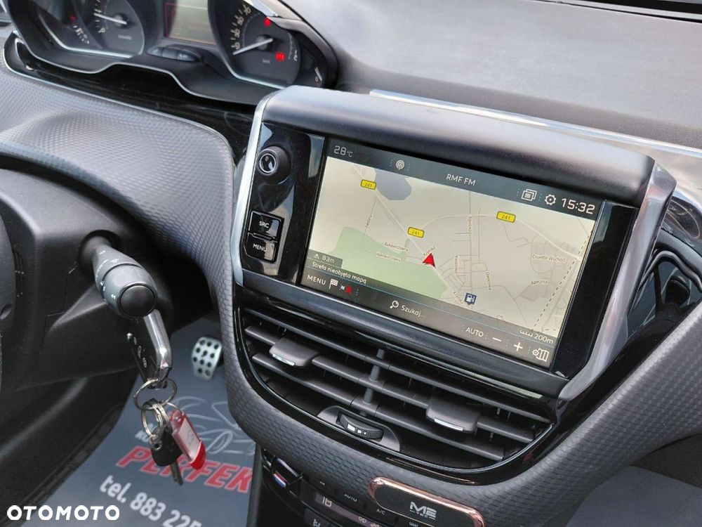 Peugeot 208 - 15