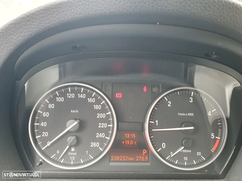 BMW 318 d Touring Auto - 7