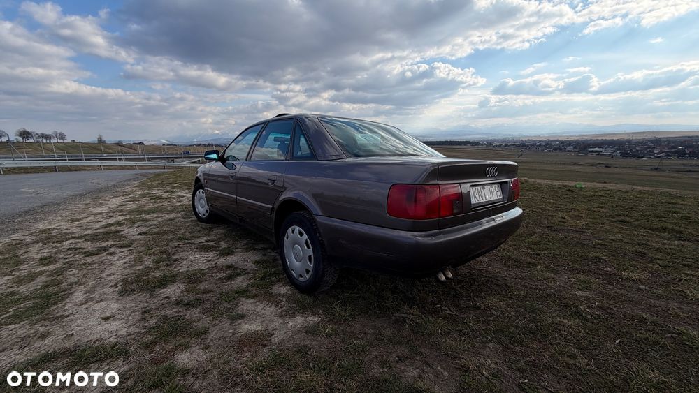 Audi 100 - 9