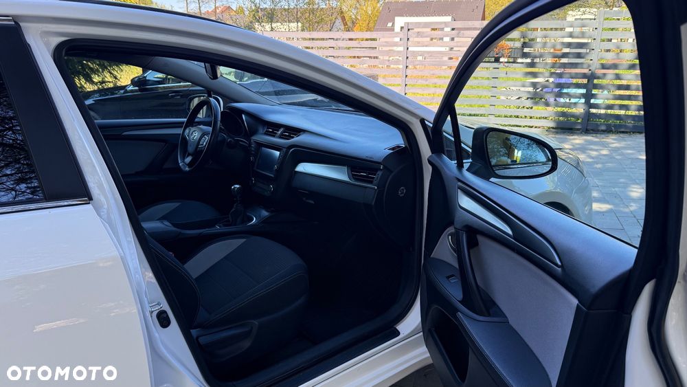 Toyota Avensis Touring Sports 1.8 Edition S+ - 33
