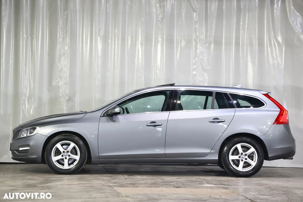 Volvo V60 D2 Basic - 38