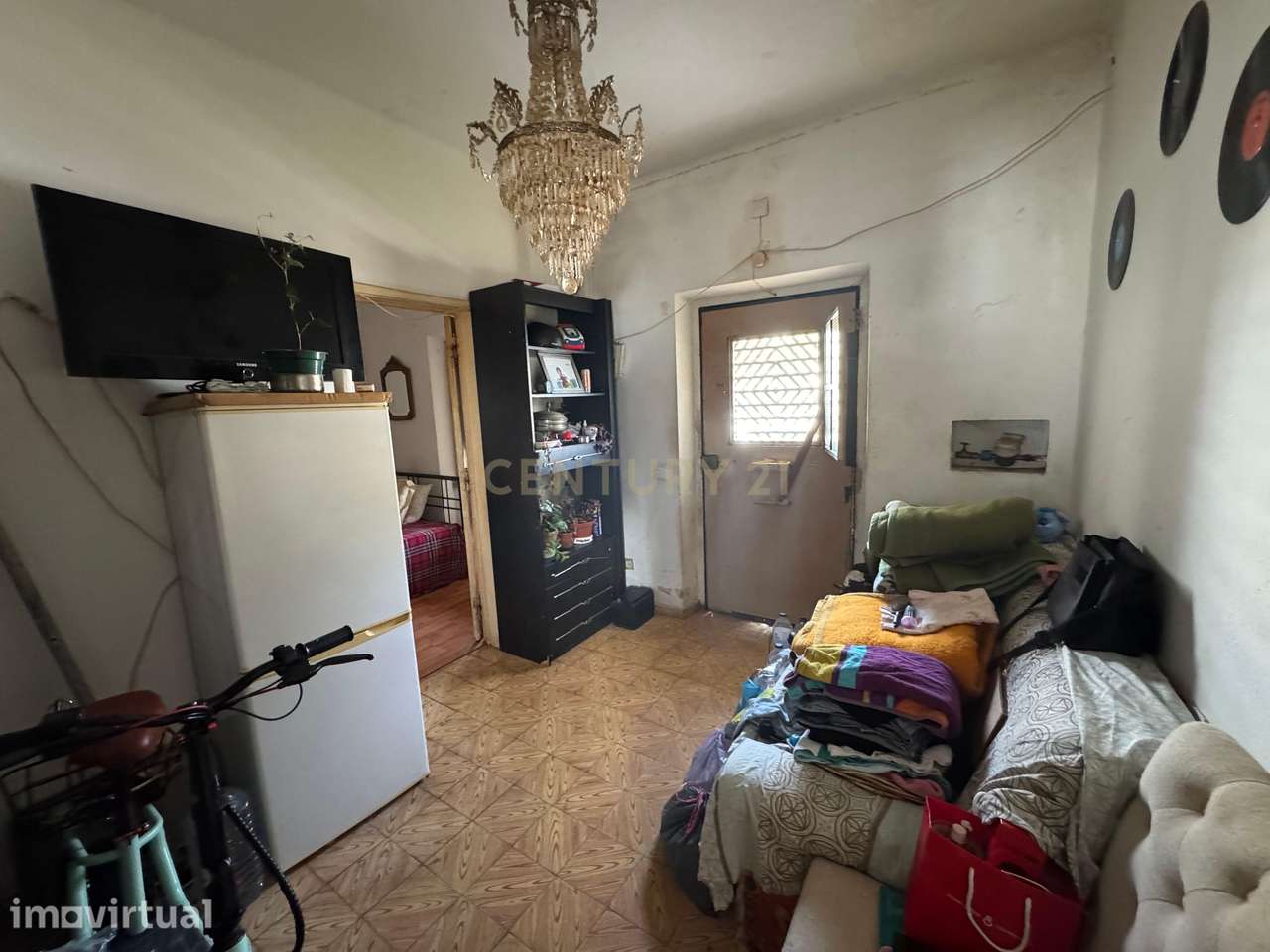 Moradia para Remodelar com imenso Potencial no coração de Faro - Grande imagem: 2/11