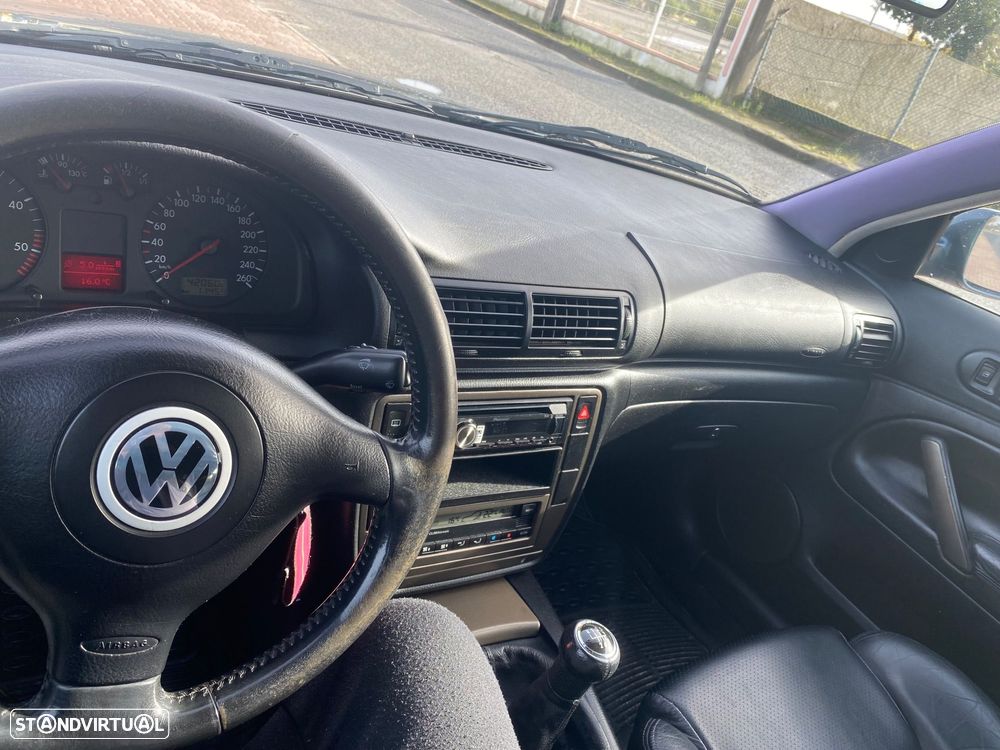 VW Passat 1.9 TDi Confortline - 8