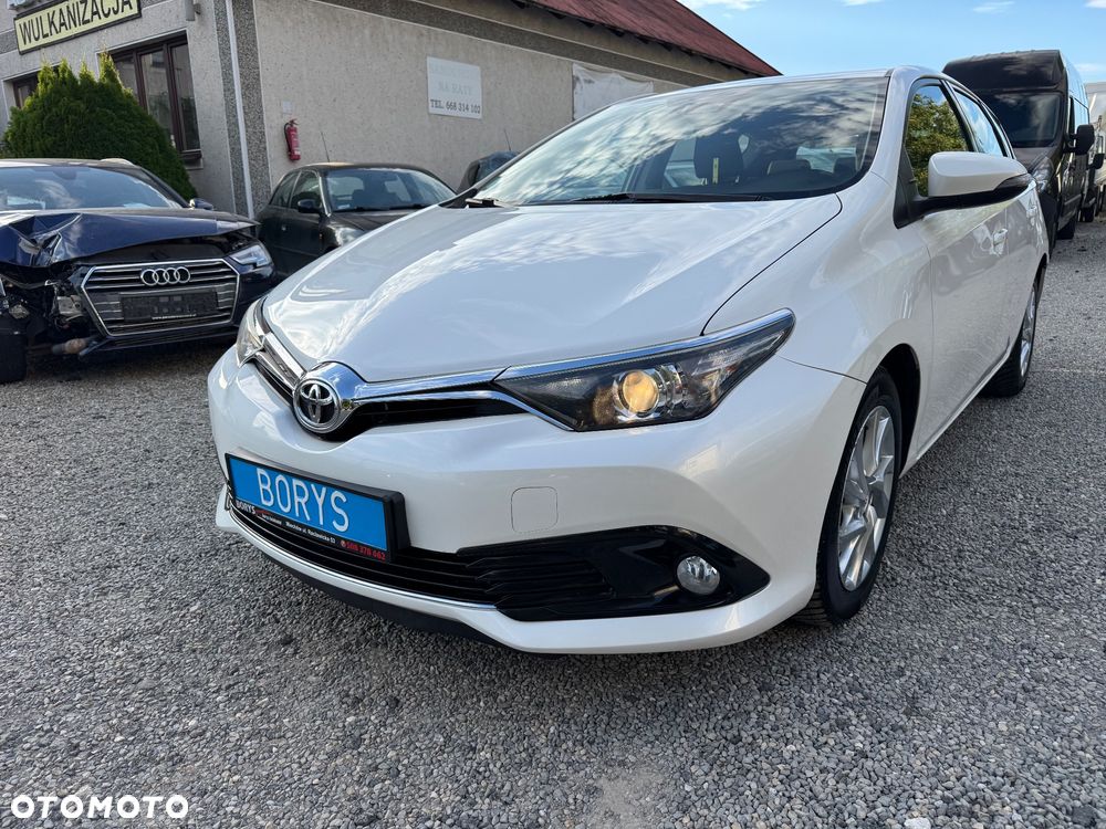 Toyota Auris 1.6 D-4D Executive - 34
