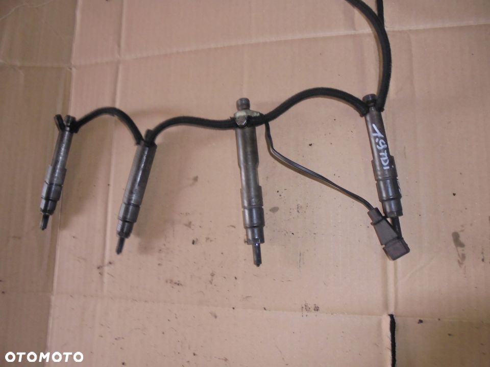 WTRYSKI WTRYSKIWACZE PASSAT B5 1.9 TDI 028130201S - 2