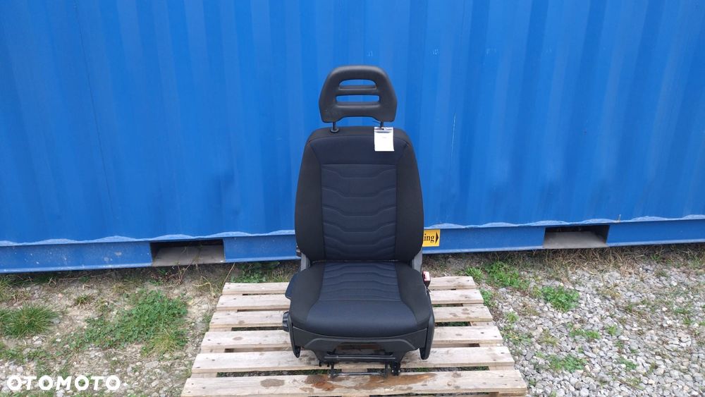 FOTEL KIEROWCY PNEUMATYCZNY EUROPA POMPOWANY IVECO DAILY 01- NO 126/181 - 1