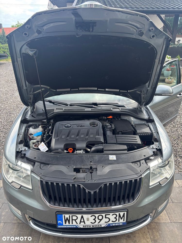 Skoda Superb 2.0 TDI Elegance DSG - 35