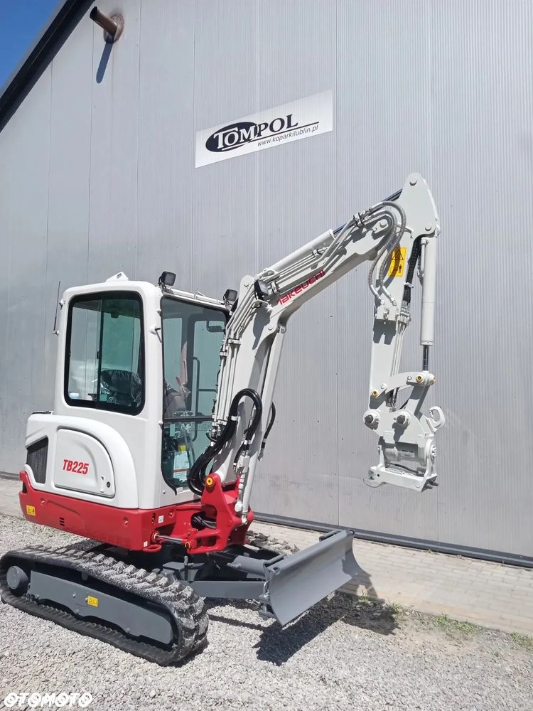 Takeuchi TB225 - 3