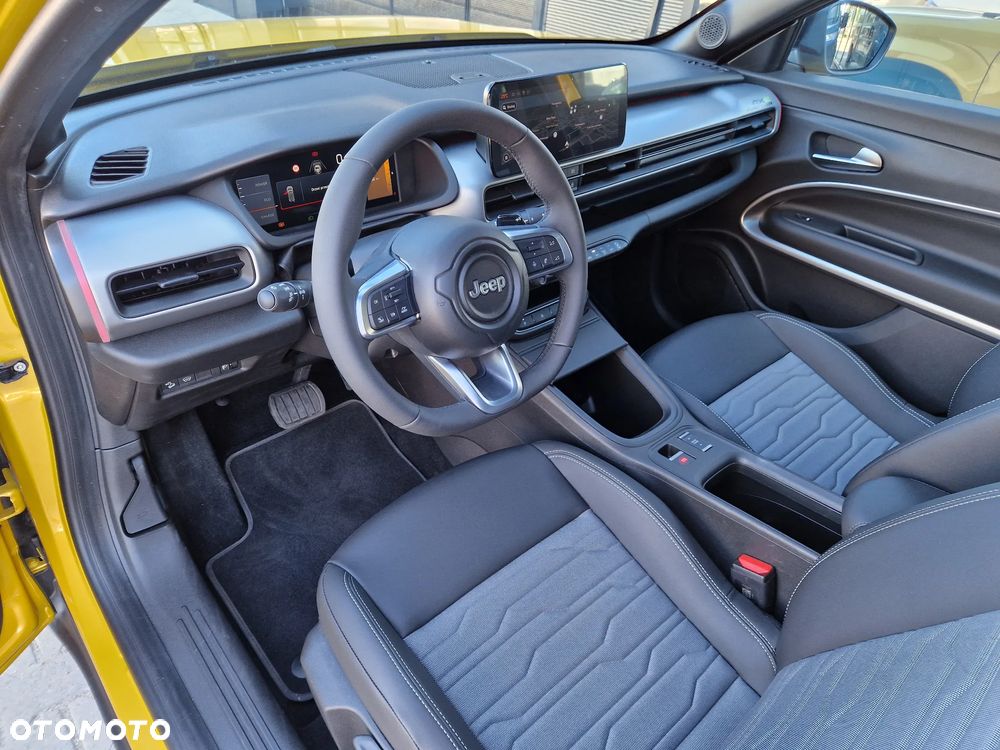 Jeep Avenger 1.2 T3 mHEV Overland 4xe eDCT6 - 18