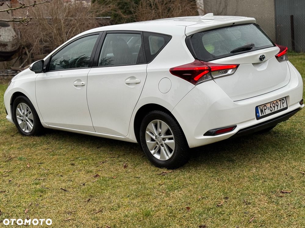 Toyota Auris 1.8 HSD Luna - 7