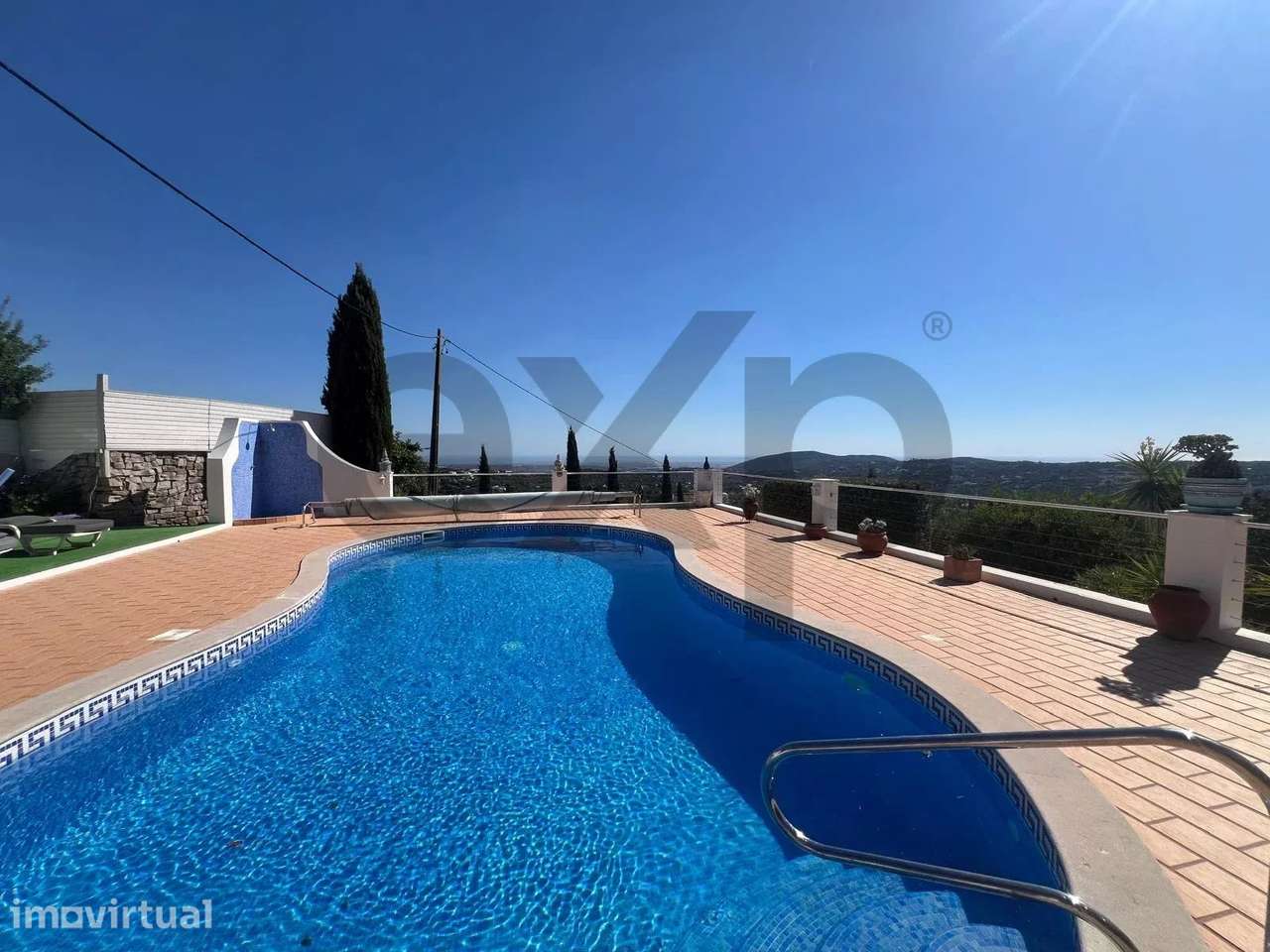Vila elevada no Algarve com vistas incríveis para o mar, piscina e efi - Grande imagem: 4/48