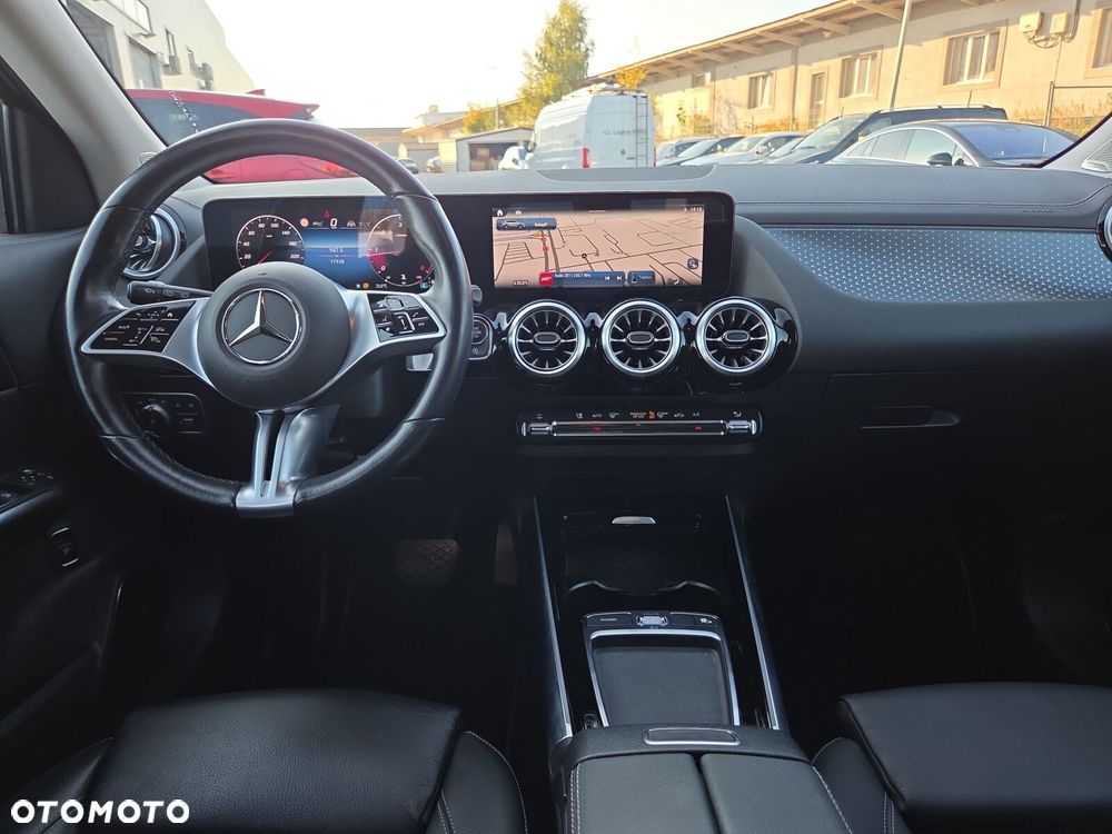 Mercedes-Benz GLA - 23