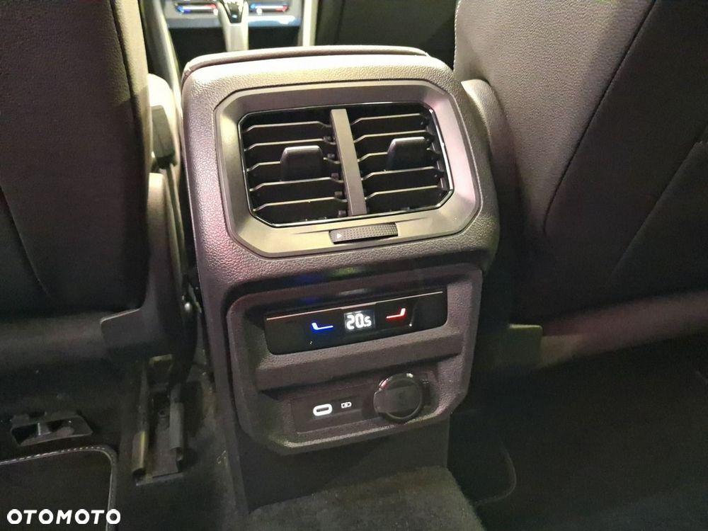 Volkswagen Tiguan - 13