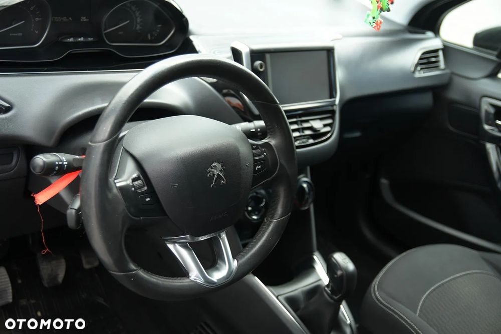 Peugeot 208 - 26