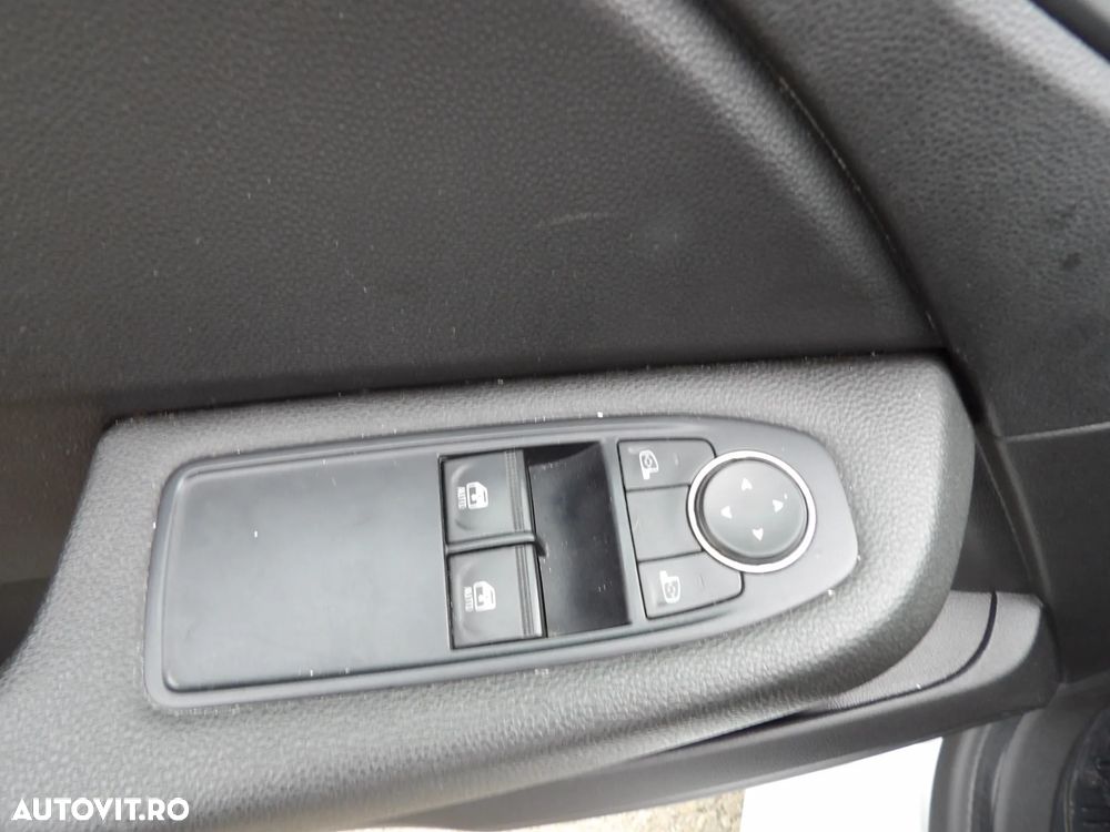 Renault Clio - 11