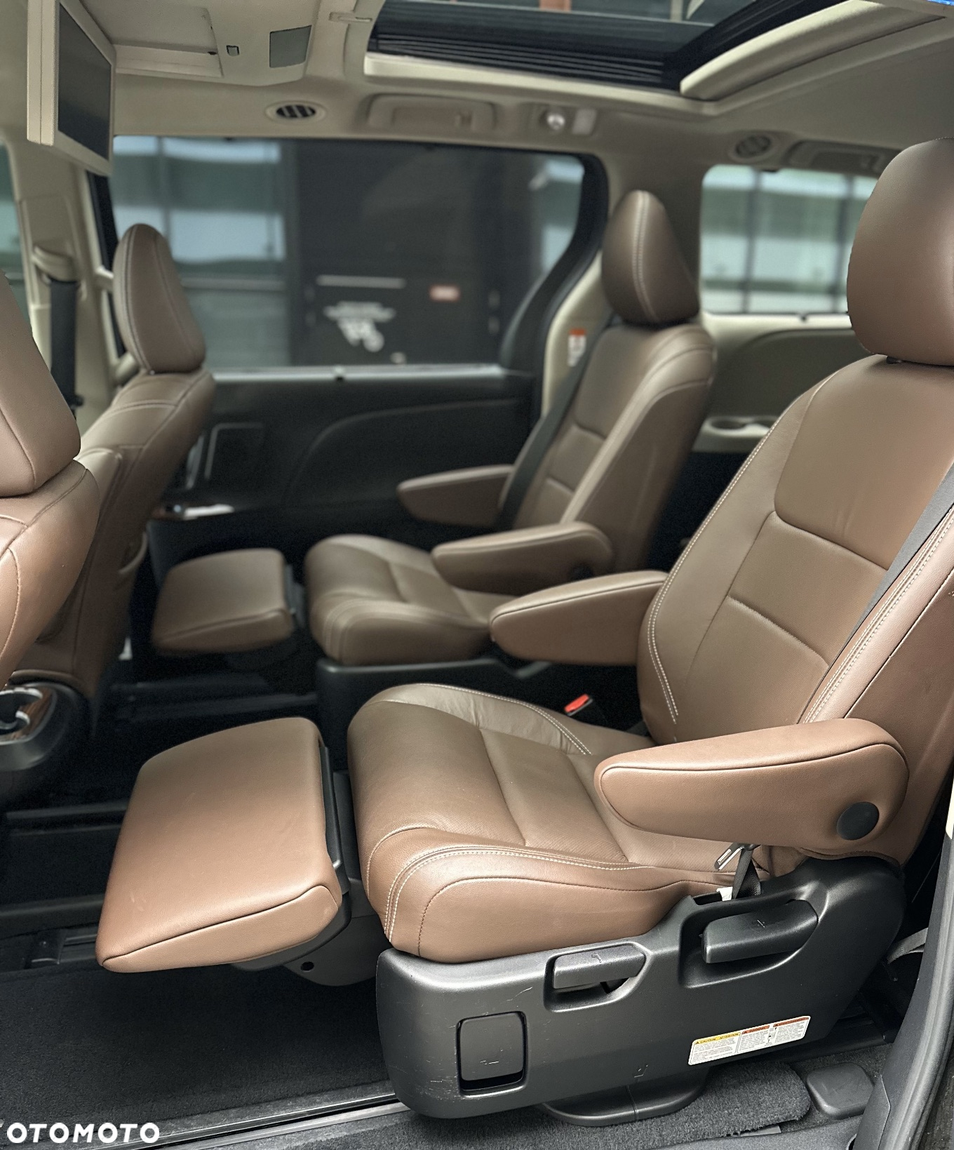 Toyota Sienna 3.5 V6 - 17