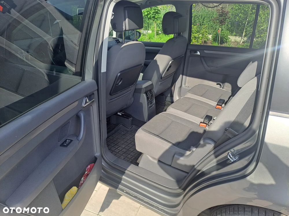 Volkswagen Touran 2.0 TDI DPF BlueMotion Technology MATCH - 10