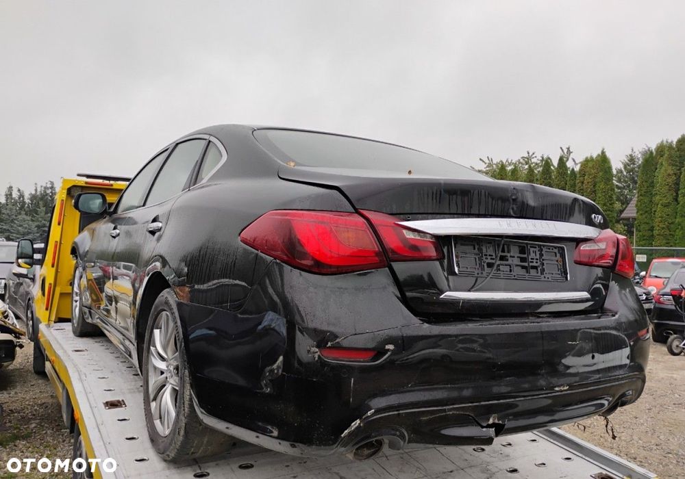 Infiniti Q70 - 5