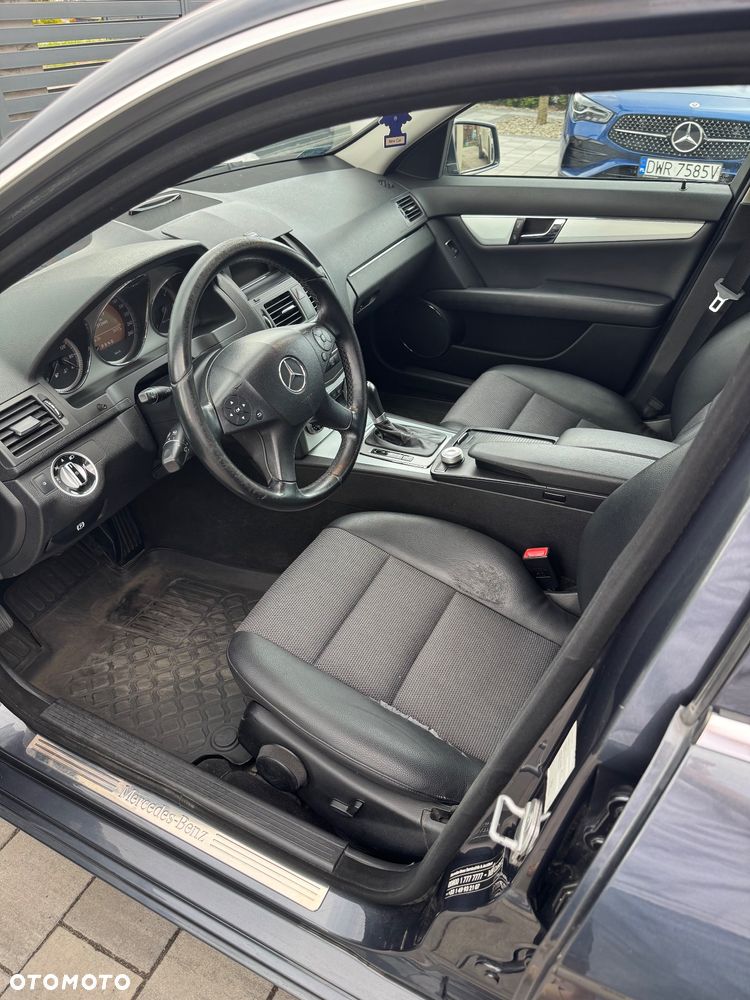Mercedes-Benz Klasa C 220 CDI BlueEff 4-Matic Avantgarde - 16