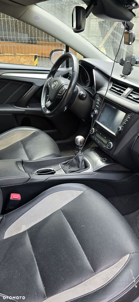 Toyota Avensis 2.0 D-4D Premium - 7