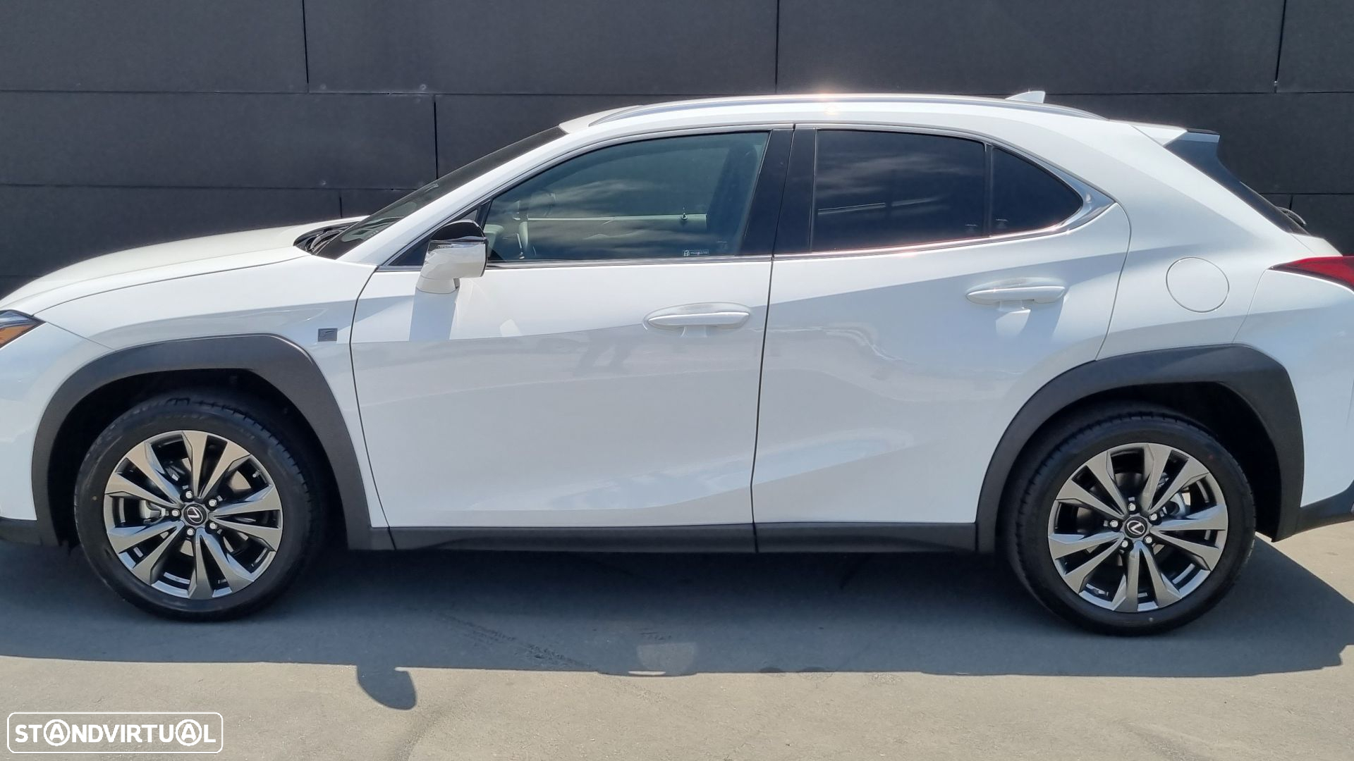 Lexus ux-250h Sport (Ecrã 12.3) - 3