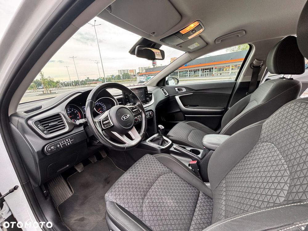 Kia XCeed 1.5 T-GDI M - 18