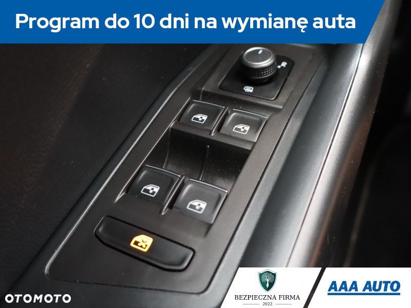 Volkswagen T-Roc - 19