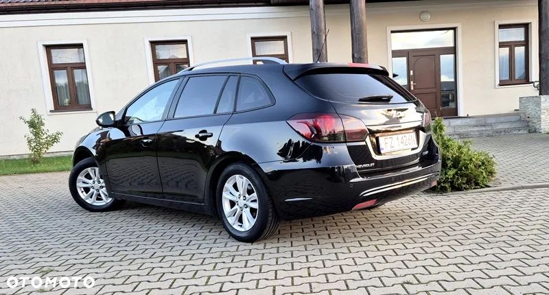Chevrolet Cruze 1.8 LTZ+ - 11