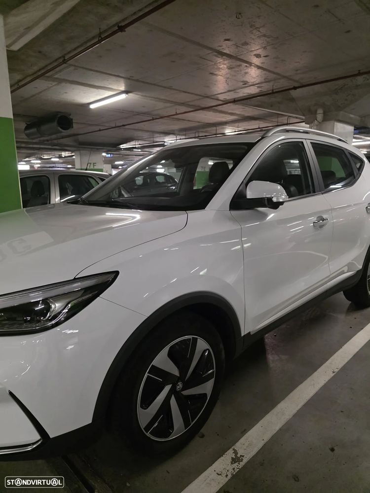 MG ZS EV 72.6 kWh Luxury OBC 11 kW - 4