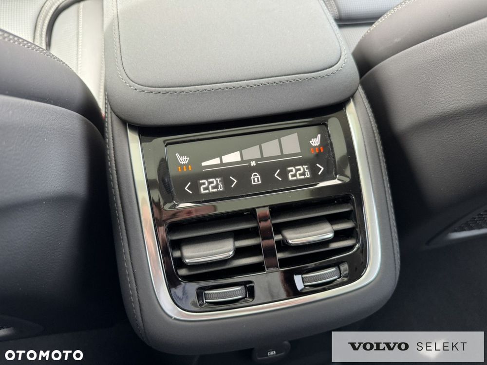 Volvo XC 90 T8 AWD Plug-In Hybrid Ultra Dark 7os - 30