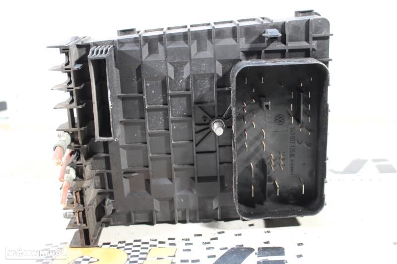 Caixa De Fusíveis Seat Leon (1P1)  3C0937049aj / 28107526 / 3C0 937 04 - 5