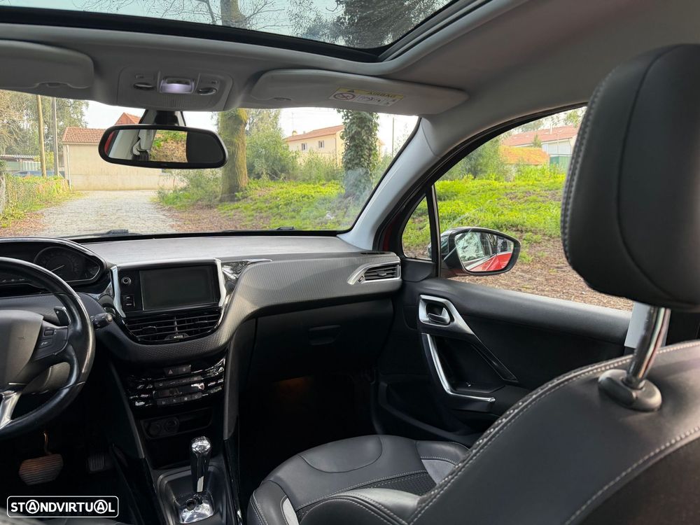 Peugeot 2008 1.2 PureTech Allure EAT6 - 18