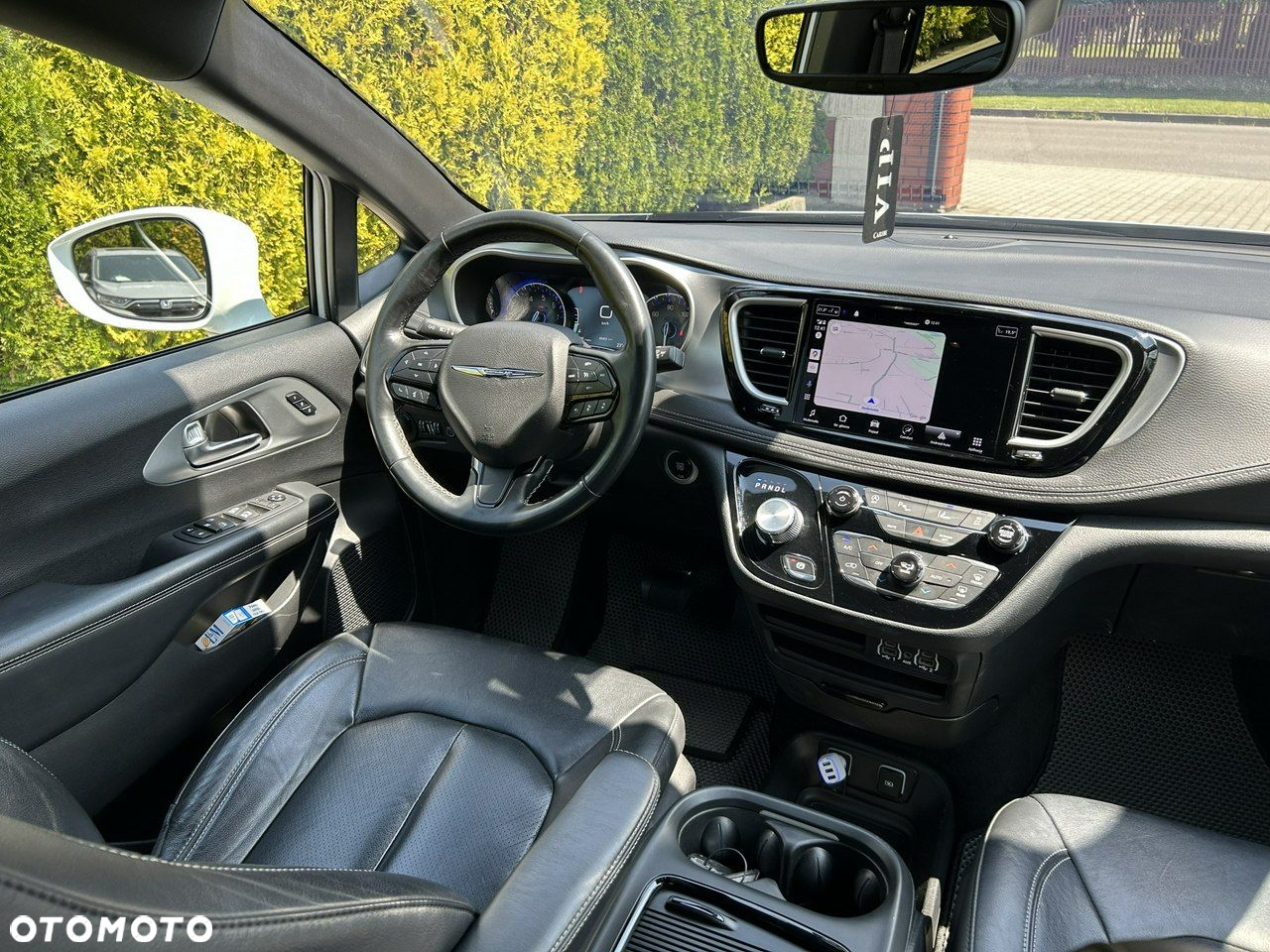 Chrysler Pacifica - 6