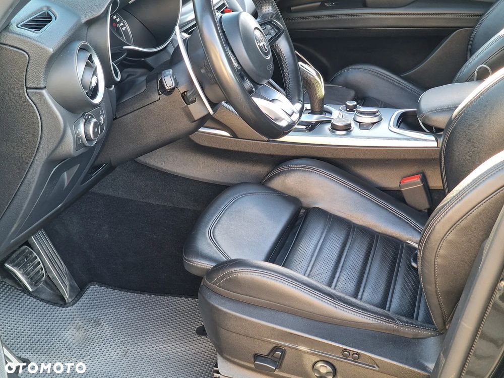 Alfa Romeo Stelvio 2.0 Turbo Veloce Q4 - 8