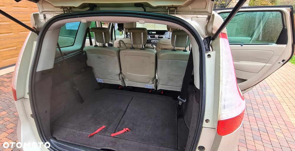 Renault Scenic 1.4 16V TCE Privilege - 11