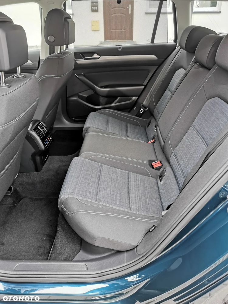 Volkswagen Passat - 13