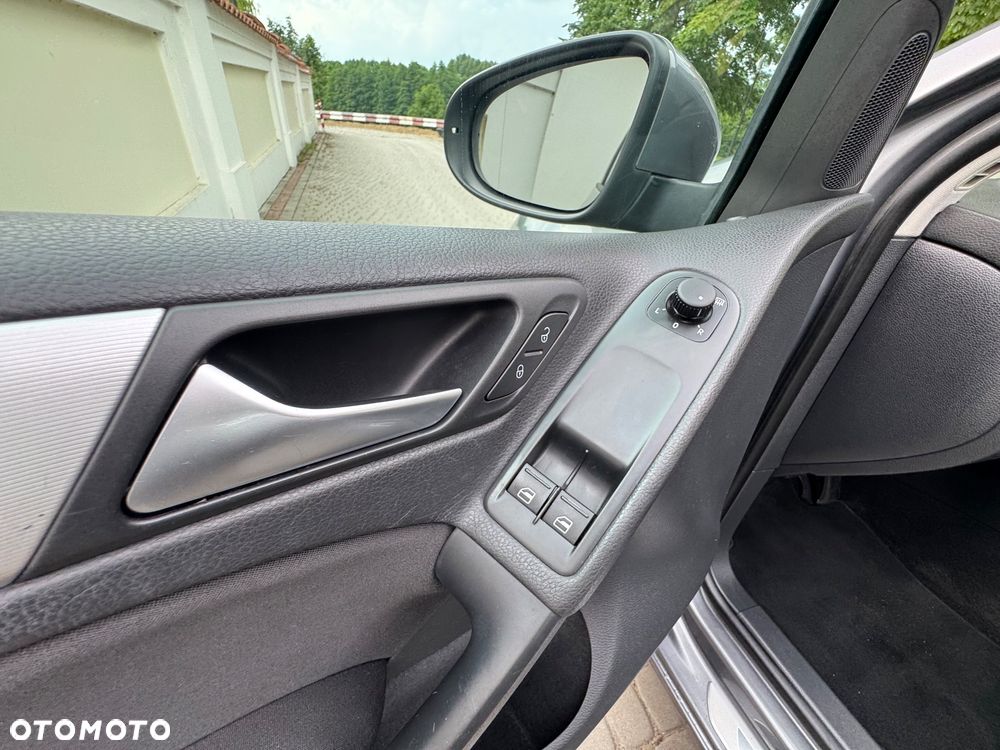 Volkswagen Golf - 18