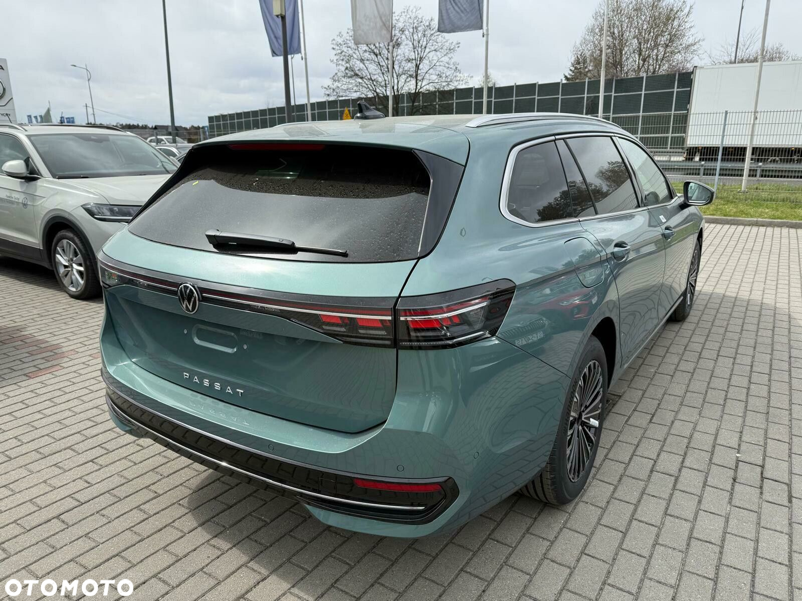 Volkswagen Passat - 8