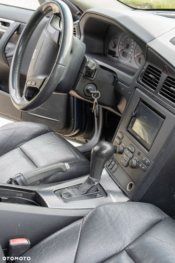 Volvo V70 2.4 D5 AWD - 10