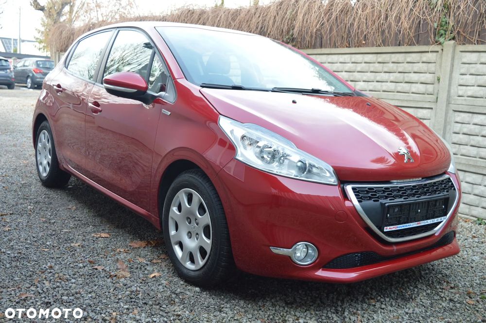 Peugeot 208 - 11