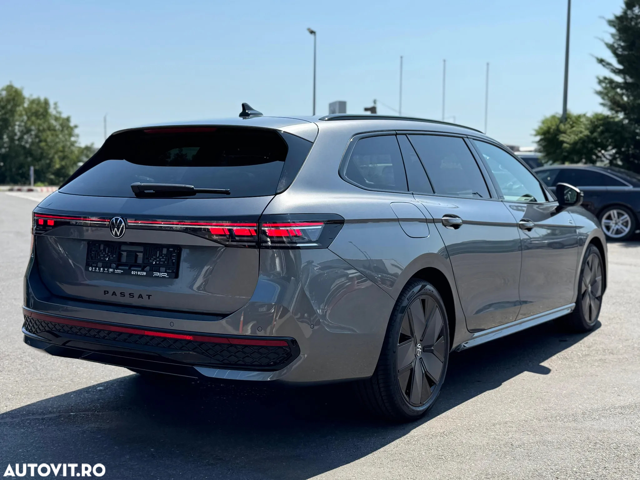 Volkswagen Passat Variant 2.0 TDI 4Motion DSG R-Line - 6