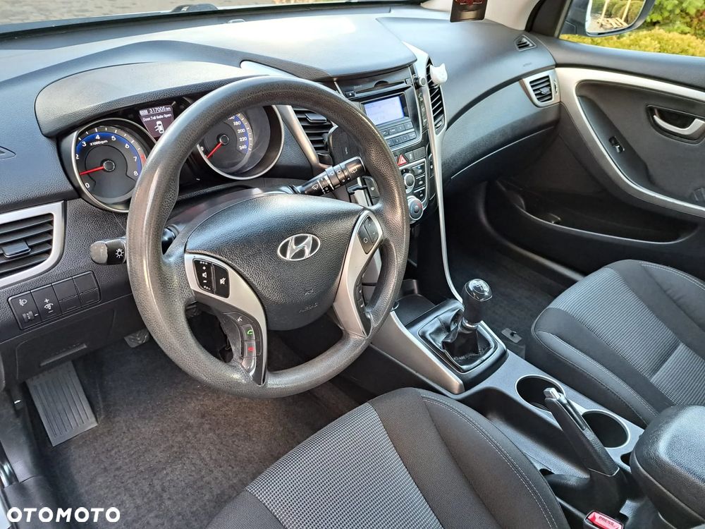 Hyundai i30 1.6 Classic + - 6