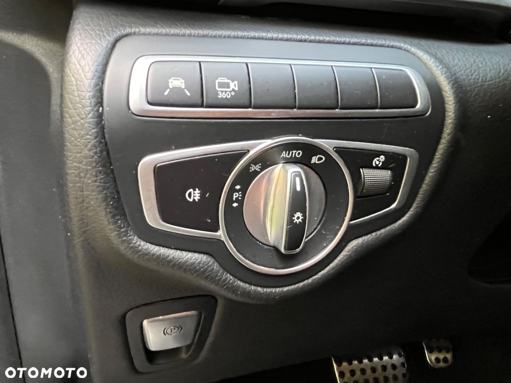 Mercedes-Benz Klasa V 300 d lang 9G-TRONIC Avantgarde - 12