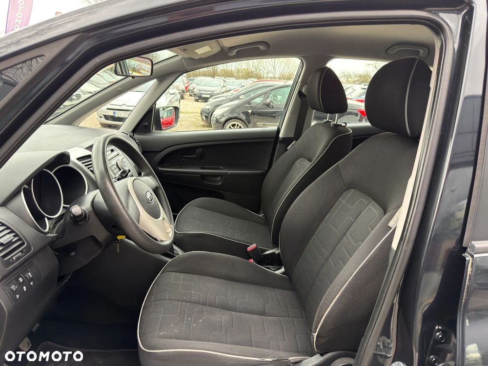 Kia Venga 1.4 CVVT Attract - 25