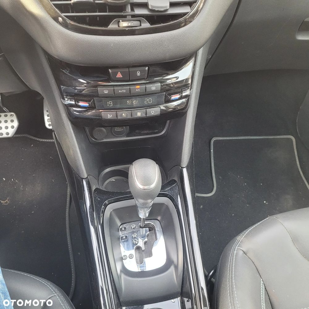 Peugeot 2008 PureTech 110 Stop&Start EAT6 Crossway - 8