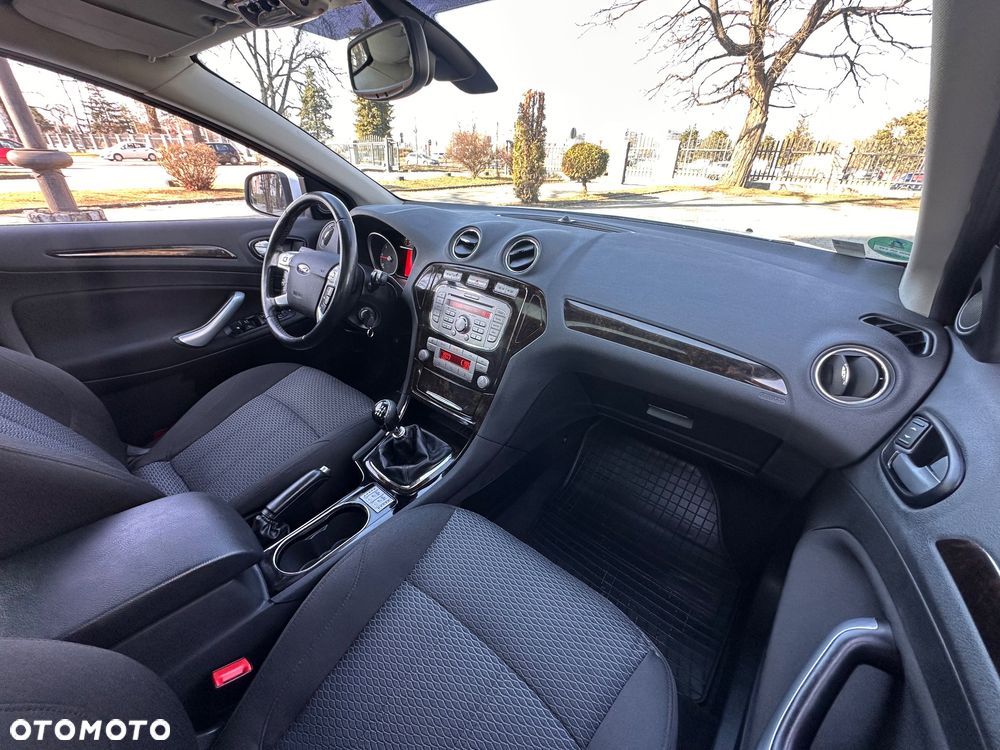 Ford Mondeo 2.0 TDCi Business Edition - 32