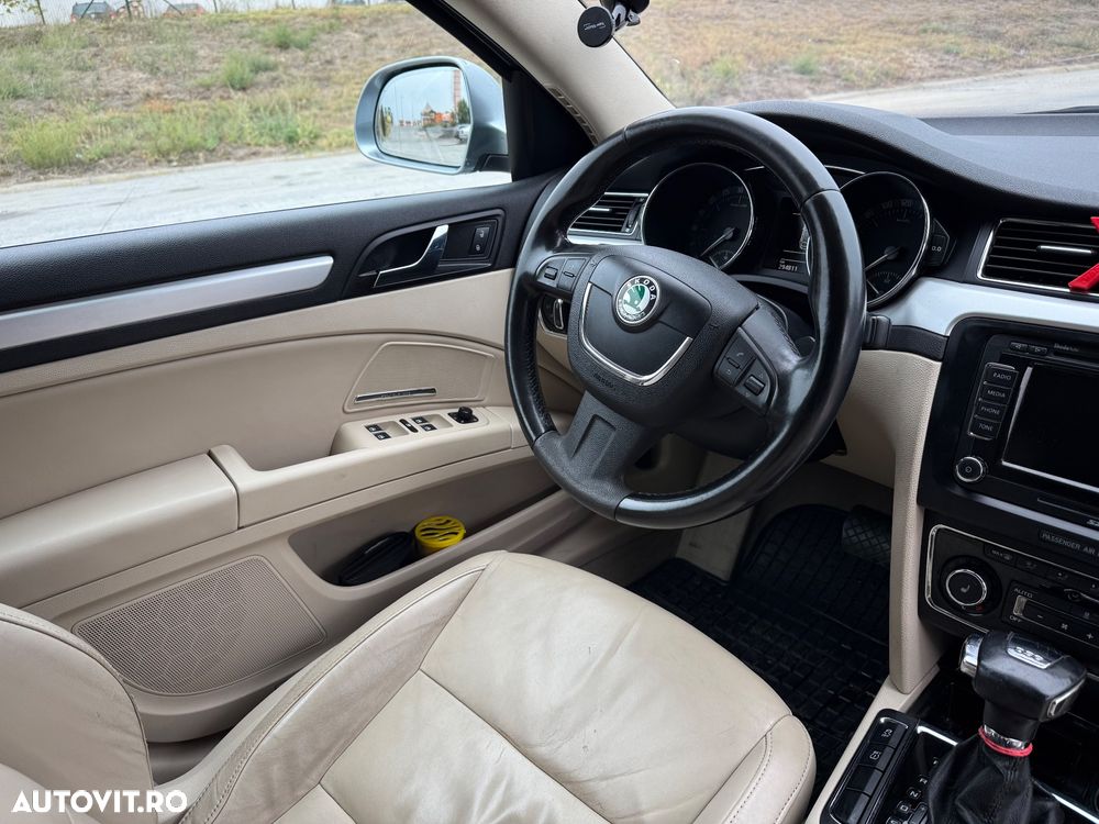Skoda Superb 2.0 TDI DSG Ambition - 23